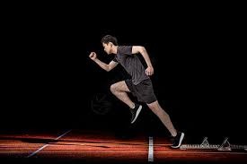 于汉超头球制胜 上海申花客场2-1逆转青岛西海岸