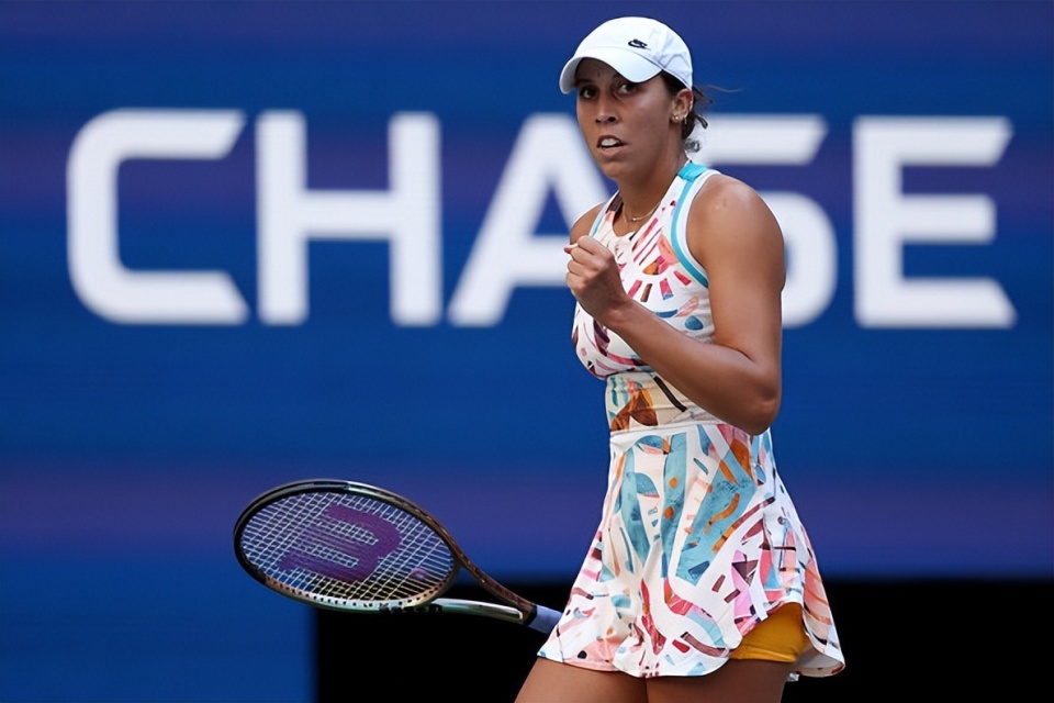 但在比赛结 但在比赛结